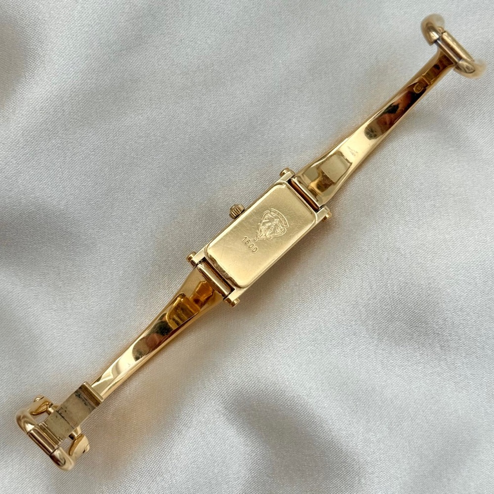 AUTHENTIC VINTAGE GUCCI DAINTY GOLD WATCH - WITH BOX - Picture 7 of 8